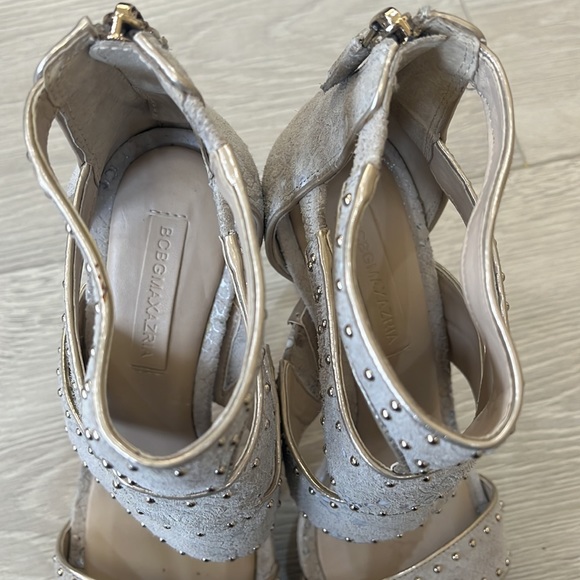 BCBGMaxAzria Beige Gold Studded Zip Up Stiletto—4.5”Heels —Size 8B— - Picture 4 of 12